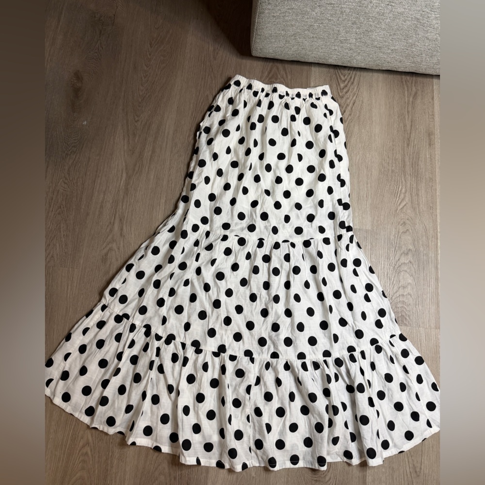 Elegant Black and White Polka Dot A-Line Skirt - Picture 2 of 6